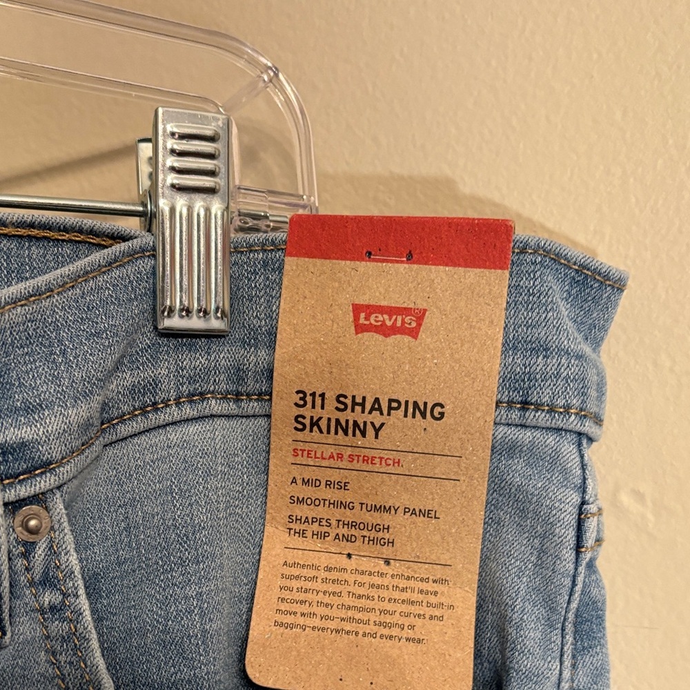 Levi's Light Blue Skinny Jeans - Women's Slim Fit - Picture 2 of 7